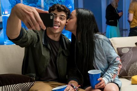 Ist die Zuneigung zwischen Lara Jean (Lana Condor) und Peter (Noah Centineo) wirklich nur gespielt?