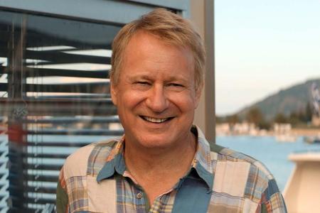 Aller guten Dinge sind drei: Stellan Skarsgard sorgt als Bill wieder für gute Laune.