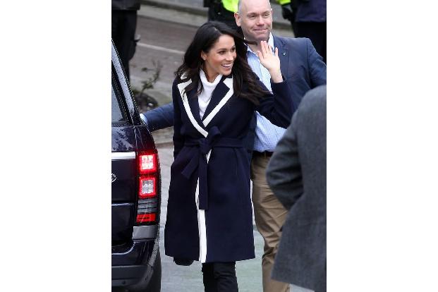 ...Meghan möchte die Zeit nutzen, um das Land ihres Verlobten besser kennenzulernen. Die Reise führte das Paar auch nach Bir...
