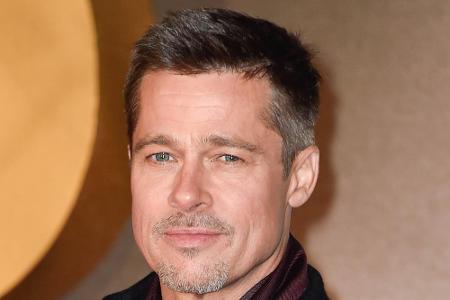 Schauspieler Brad Pitt (54) ist seit der Trennung von Angelina Jolie (42) im September 2016 Single. Er ist nicht der einzige... Schauspieler Brad Pitt (54) ist seit der Trennung von Angelina Jolie (42) im September 2016 Single. Er ist nicht der einzige...