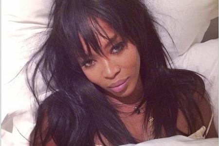 Naomi Campbell kann nichts entstellen: Der Out-of-Bed-Look steht der 45-Jährigen ausgezeichnet