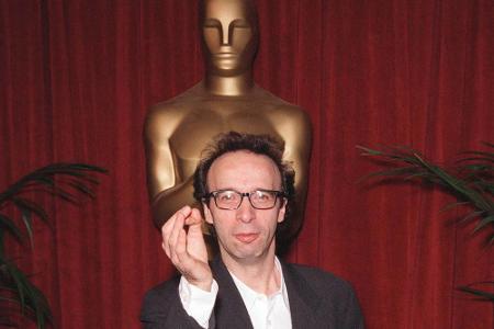 Ähnlich verhält es sich im Fall von Regisseur und Schauspieler Roberto Benigni. Der stieg bei seinem Gewinn für 