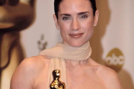 Ja, auch Jennifer Connelly ist bereits Oscar-prämiert. Den Goldjungen als beste Nebendarstellerin sowie einen Golden Globe e...