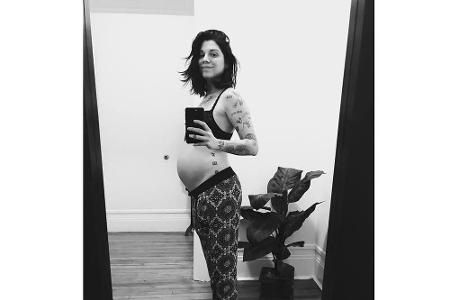 Christina Perri erwartet das Mutterglück. Mit dem Journalisten Paul Costabile bekommt sie ihr erstes Kind. Vor der Geburt wu...