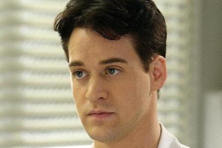 T.R. Knight geriet am 