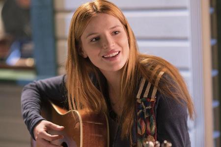Bella Thorne beweist in 