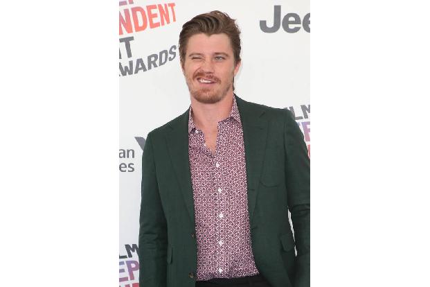 ...bei den Herren der Schöpfung aus? Super, findet Leinwand-Hottie Garrett Hedlund offensichtlich. Sie vermissen die Knallfa...