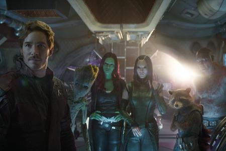 Für die meisten Lacher im Film sorgt ausgerechnet Kampfmaschine Drax (Dave Batista, r.)