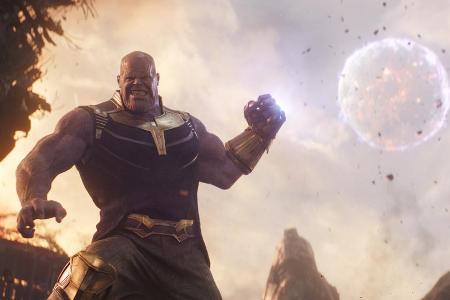 Thanos kann mit der Macht seines Handschuhs ganze Planten herabstürzen lassen