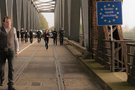 Lena eilt Kopper beim Einsatz auf der Rheinbrücke zu Hilfe