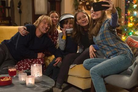 Die Pullmans feiern Weihnachten: Nate (Owen Wilson), Isabel (Julia Roberts), Auggie (Jacob Tremblay), Via (Izabela Vidovic) ...