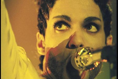 1993 änderte Prince seinen Künstlernamen vorübergehend in ein unaussprechbares Symbol. In einem Interview äußerte er sich üb...