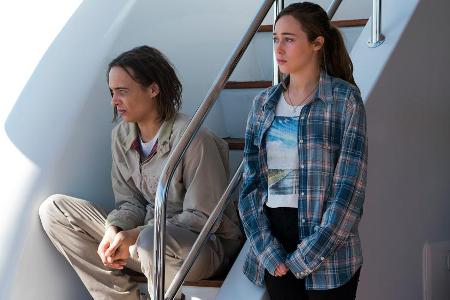 Frank Dillane als Nick Clark und Alycia Pebnam-Carey als Alicia Clark in 