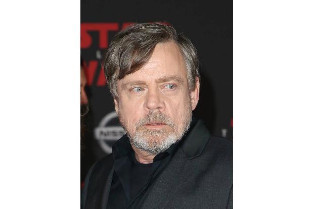 ...wie Mark Hamill, langjähriger Star-Wars-Kollege der verstorbenen Schauspielerin, Carrie Fisher gedachte. 