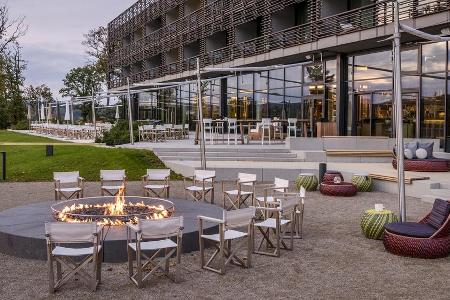 Spiel mit dem Feuer: Seezeitlodge Hotel & Spa