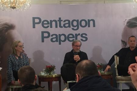 Meryl Streep (v.l.), Steven Spielberg und Tom Hanks auf der Pressekonferenz in Paris Ende Januar