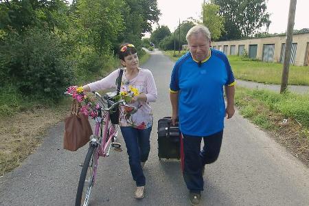 Hobbybauer Reinhold und Siegrid bei ihrem Tandem-Debakel