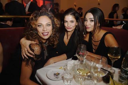 ...ihr Jet-Set-Leben kann mehr als anstrengend sein. Andauernd Gast auf Partys - wie hier Ende 2016 mit Lilly Becker und She...