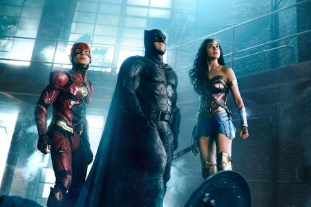 Bruce Waynes (Ben Affleck) Glaube an das Gute ist seit Supermans selbstlosem Opfer wieder hergestellt. Um die Menschheit vor...