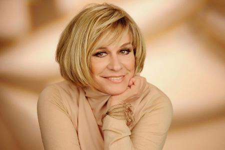Darunter eine echte Schlager-Ikone! Schon mit neun Jahren machte Mary Roos (68) einen Produzenten auf sich aufmerksam. Mit u...