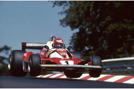 Vor seinen deutschen Fans auf der Nordschleife zeigte Lauda erneut seinen spektakulären Fahrstil.