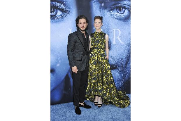 ...war am Mittwoch in Los Angeles angesagt: Kit Harington schritt auch über den Teppich und hatte sogar seine Freundin Rose ...