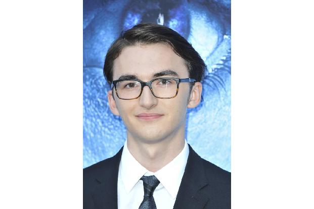 ...wurden mit Isaac Hempstead-Wright dann komplett, der als Brand Stark jenseits der Mauer um sein Überleben kämpft. Ebenfal...