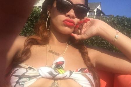 Rihanna mit improvisiertem BH