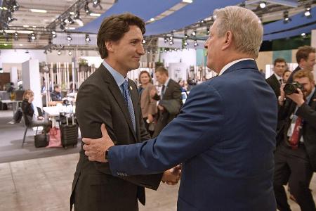Al Gore (r.) trifft Kanadas Premierminister Justin Trudeau