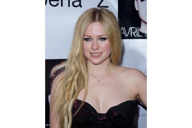03 Avril Lavigne Alberto Reyes WENn wenn20821126.jpg