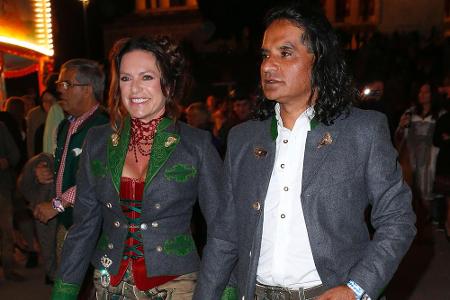 Christine Neubauer zog auf die aktuelle Wiesn kein Dirndl an, sondern eine Lederhose. Dabei war die Schauspielerin jedoch ke...