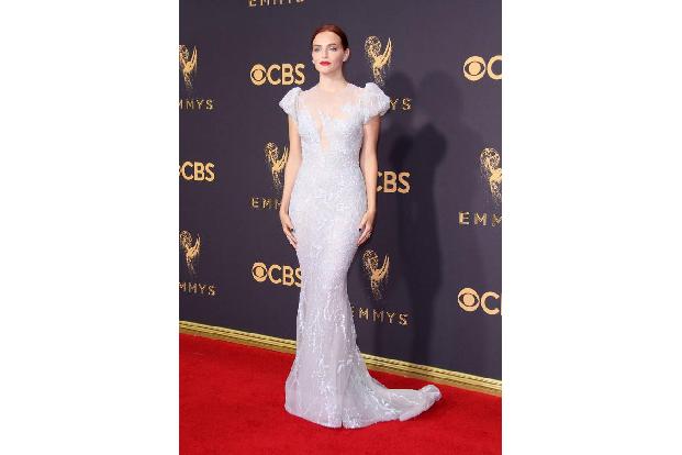 ...einige Ladys begeistern: Beispielsweise Madeline Brewer in ihrem Kleid von Berta, das gekonnt ihre Figur umspielte. Bei...