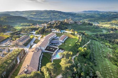 Neues 5-Sterne-Hotel Il Castelfalfi vor dem 800 Jahre alten Dorf