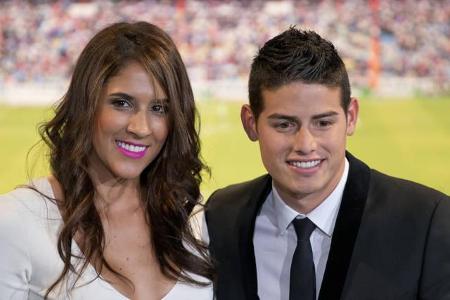 ...im Sport sollte dieser Sommer zu einer Trennung führen: Volleyballerin Daniela Ospina und Bayern-Star James Rodríguez las...