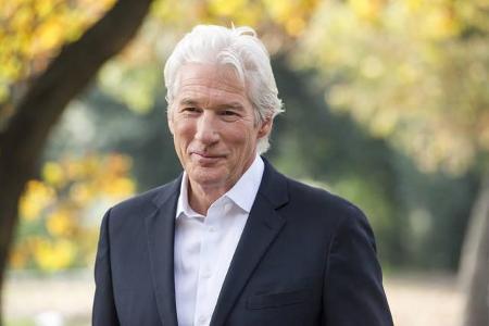 ...Richard Gere einen der damals heißbegehrtesten Junggesellen des Landes schnappen. Die Ehe hielt leider nur vier Jahre, do...