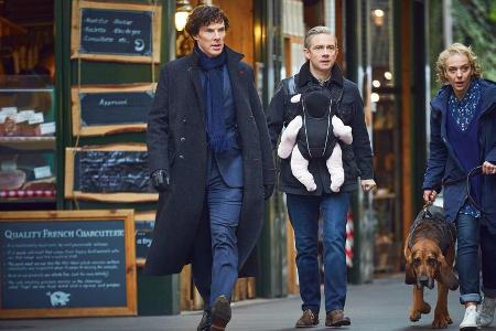 Sherlock (Benedict Cumberbatch, l.), Dr. Watson (Martin Freeman) und seine Frau Mary (Amanda Abbington)