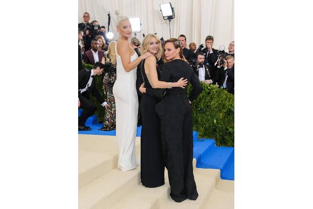 ...Kate Hudson, Naomi Watts und Stella McCartney? Die wussten, dass sie mit gesammelter Kraft mehr auffallen - egal was sie ...