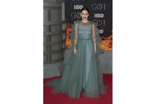 In wenigen Wochen kommt Emilia Clarke übrigens im Weihnachtsfilm des Jahres in unsere Kino: In 'Last Christmas', untermalt v...