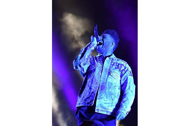 …The Weeknd in mehreren Kategorien nominiert würde, hat die Jury der Recording Academy den Kanadier komplett übergangen. The...