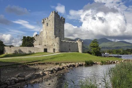 Ross Castle ist eine Festung aus dem 15. Jahrhundert und gehört zu den Top-Sehenswürdigkeiten im südwestlichen Irland. Im no...