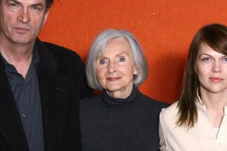 Katharina Matz (Mitte) mit ihren Kollegen Herbert Knaup und Anna Loos bei einem Pressetermin. Katharina Matz (Mitte) mit ihren Kollegen Herbert Knaup und Anna Loos bei einem Pressetermin.