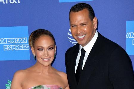 Jennifer Lopez und Alex Rodriguez bei einem Auftritt in Palm Springs Jennifer Lopez und Alex Rodriguez bei einem Auftritt in Palm Springs