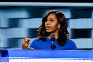 Michelle Obama: Schwimmen und Stricken gegen den Lockdown-Frust