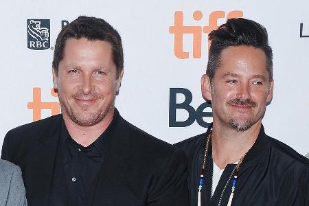 Machen wieder gemeinsame Sache: Oscarpreisträger Christian Bale (li.) und Regisseur Scott Cooper. Machen wieder gemeinsame Sache: Oscarpreisträger Christian Bale (li.) und Regisseur Scott Cooper.
