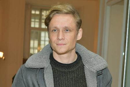 Matthias Schweighöfer muss einen schweren Schlag verkraften Matthias Schweighöfer muss einen schweren Schlag verkraften