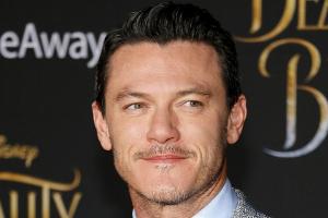 Stahlhartes Sixpack: So viel hat "Hobbit"-Star Luke Evans abgenommen