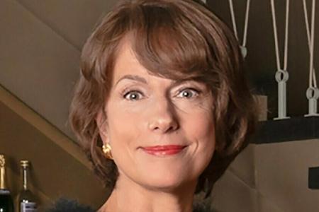 Seit Staffel eins ist sie als allerziehende Tanzschulleiterin Caterina Schöllack einer der Stars der Erfolgsserie Seit Staffel eins ist sie als allerziehende Tanzschulleiterin Caterina Schöllack einer der Stars der Erfolgsserie