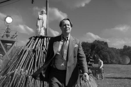 Gary Oldman als Drehbuchautor Herman J. Mankiewicz in Gary Oldman als Drehbuchautor Herman J. Mankiewicz in