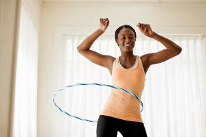 Fitnesstrend Hula-Hoop: Was kann der besondere Reifen?