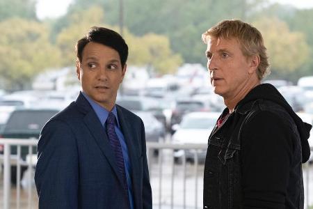 Feinde oder doch Freunde? Daniel LaRusso (Ralph Macchio, l.) und Johnny Lawrence (William Zabka). Feinde oder doch Freunde? Daniel LaRusso (Ralph Macchio, l.) und Johnny Lawrence (William Zabka).